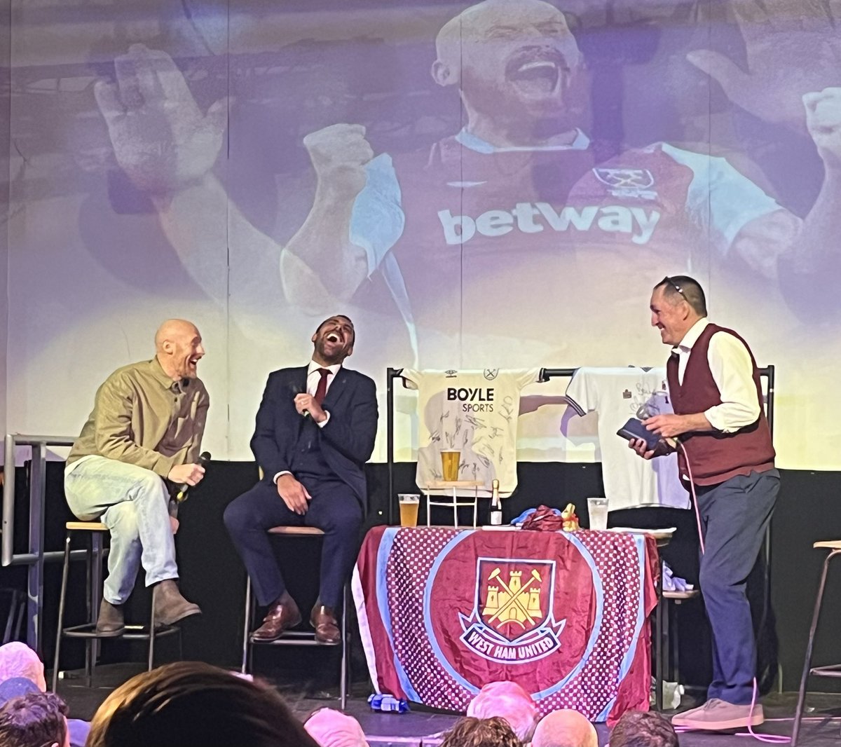 Dave Walker tweet media