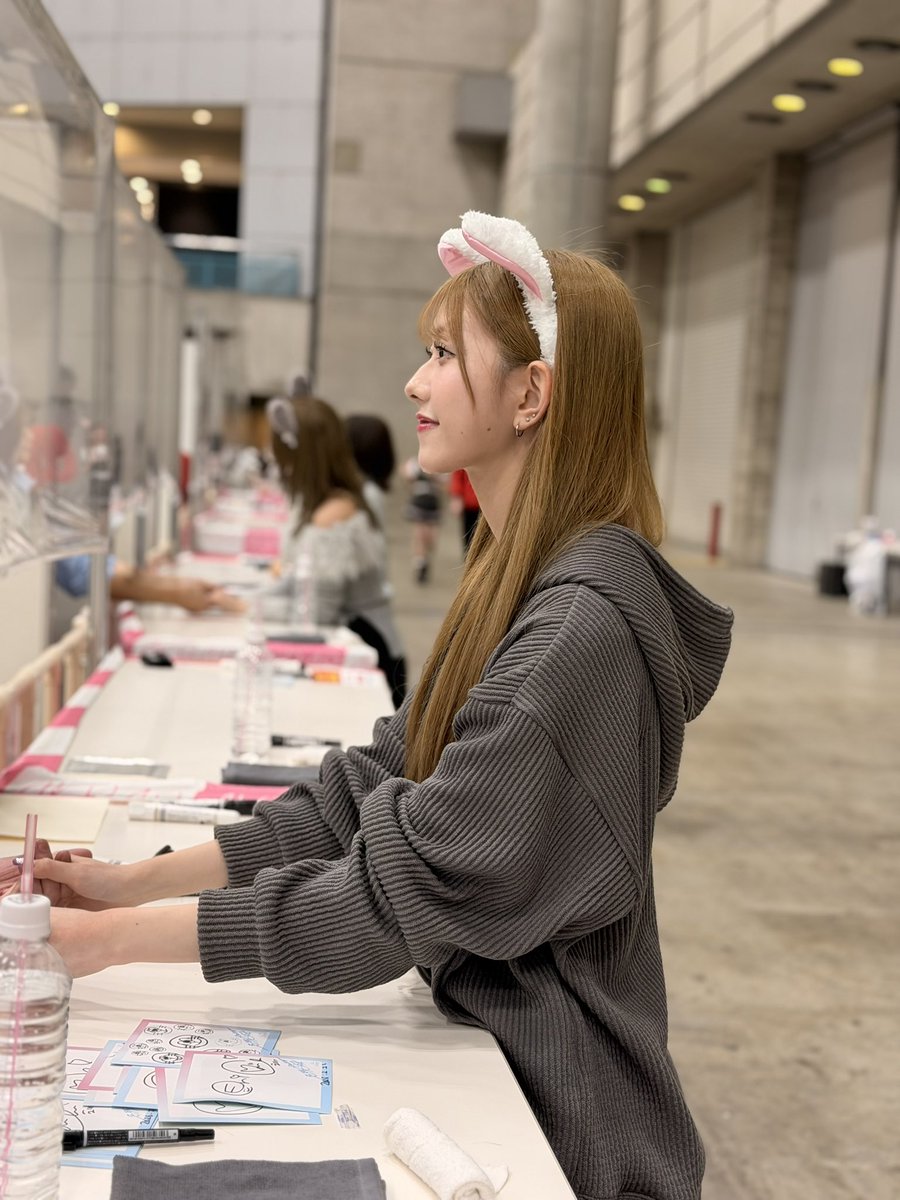 今日の握手会もありがとうございました！ えりいさんも皆さんから