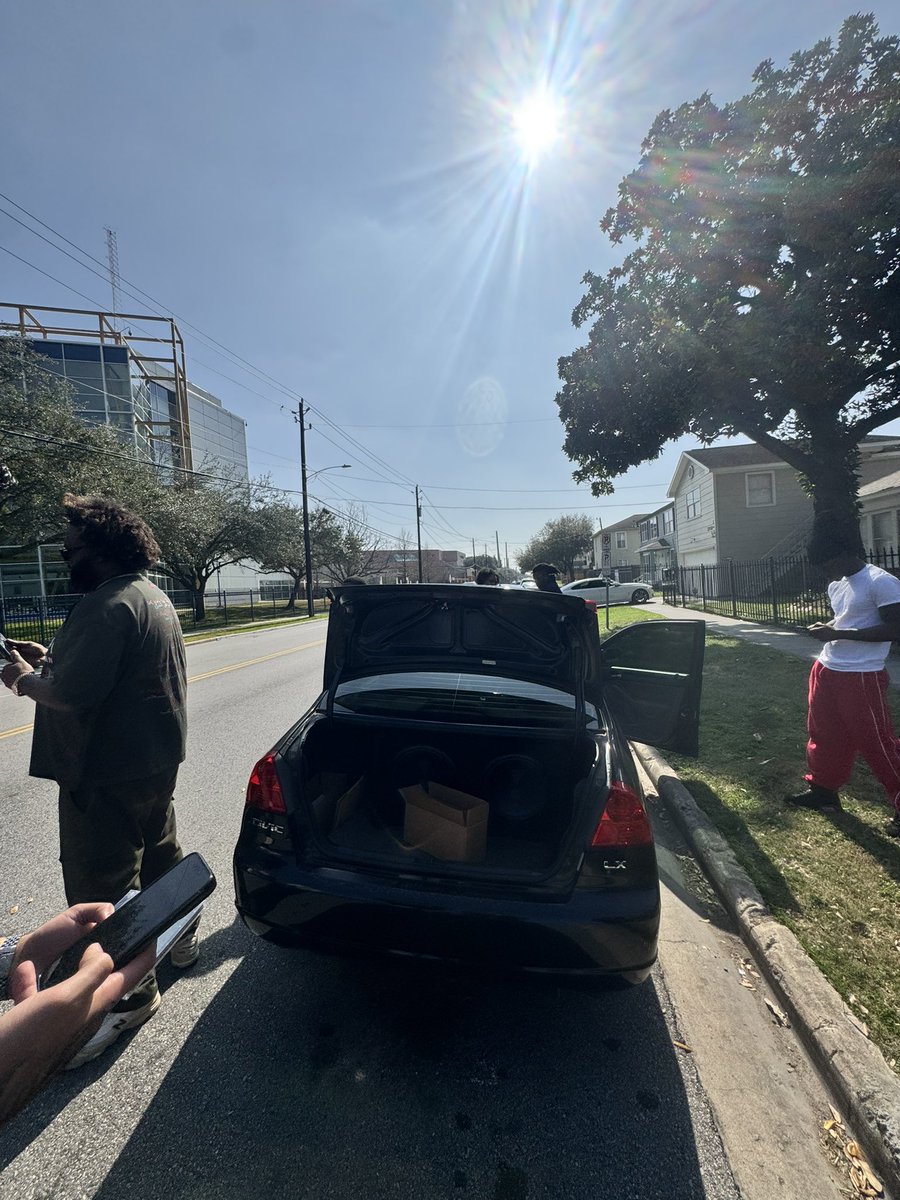 AzizTheShake 🌋 tweet media