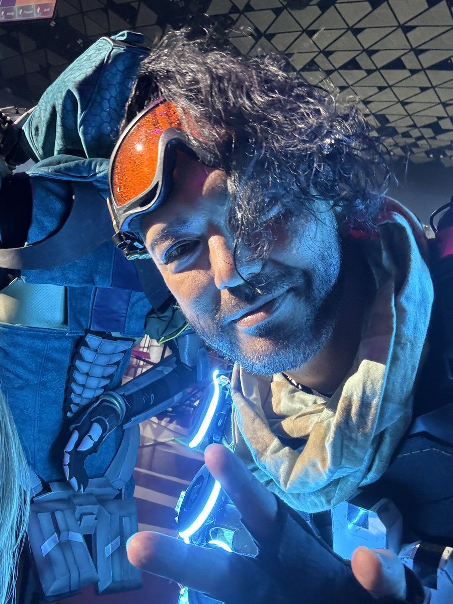 SCK_1209's tweet photo. APEXのミラージュ
カッコいい💙

#ApexLegends  
#DREAMMATCH https://t.co/0jpAloshZr