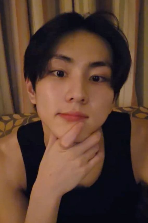 wonzrize's tweet image. me and my bias  /ᐠ &amp;gt; ˕ &amp;lt;マ