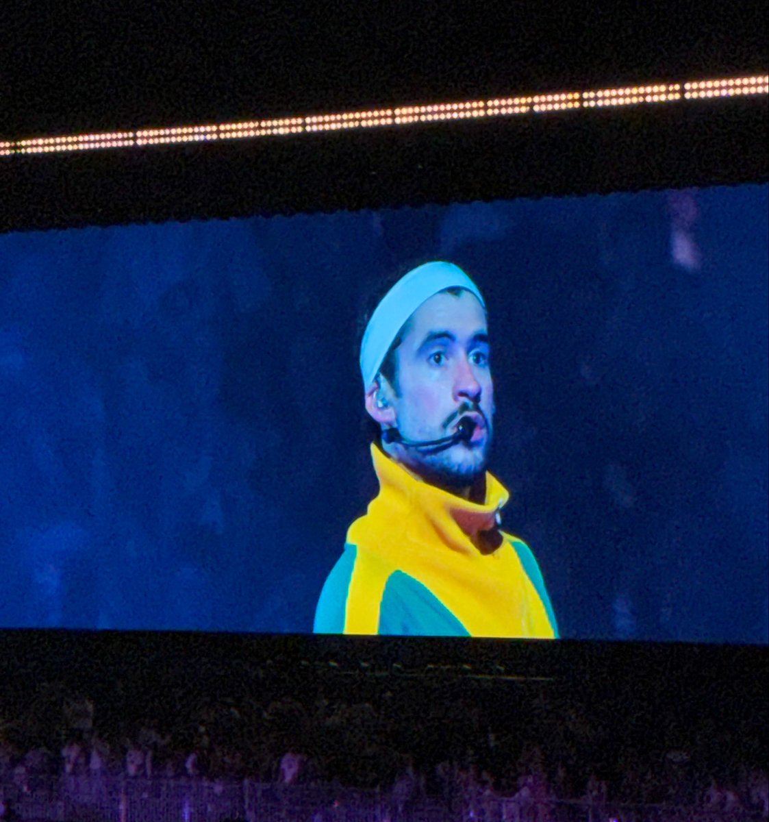 aronmode's tweet photo. um sonho realizado!!! tô emocionada até agora, foi lindo 🤍 https://t.co/DdMhGELEEr