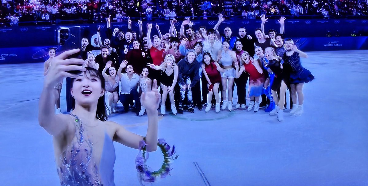 sfutterman's tweet photo. Amazing camaraderie amongst the figures skaters at this year's Olympics. Kaori Sakamoto takes the selfie. https://t.co/t5uyk5f6LK