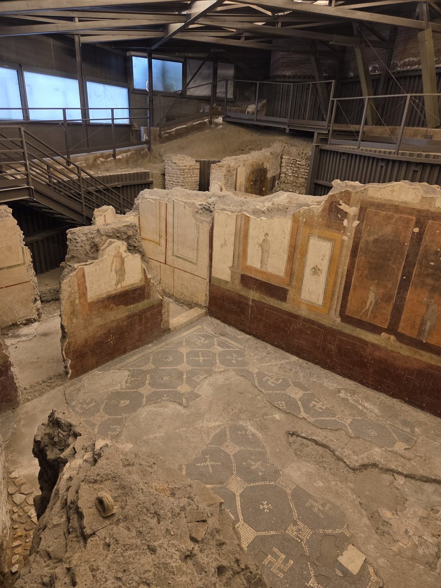 zendainrome's tweet photo. Le sorprese a #Roma: ecco la #domus di Via Eleniana nel complesso di Santa Croce in Gerusalemme, II secolo d.C.

#ilovemyjob❤️ 
#vitadaguida https://t.co/zCZPR8AAAd