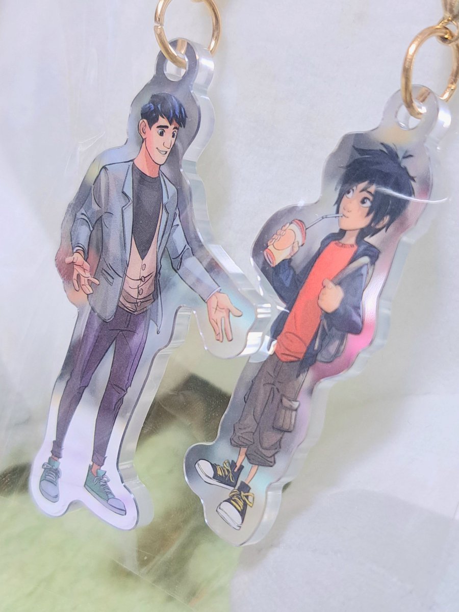 「ストアの新商品 タダシとヒロアクキーお迎えしてしまいました……あぁぁぁ……どこに」|とりか🌕 4/2スーパーヒロインタイム委託参加のイラスト