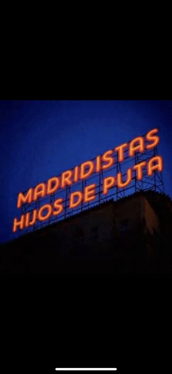 Boixos1981nois's tweet photo. Por aquí siguen puestas las luces de navidad https://t.co/VkxyFSwCYA