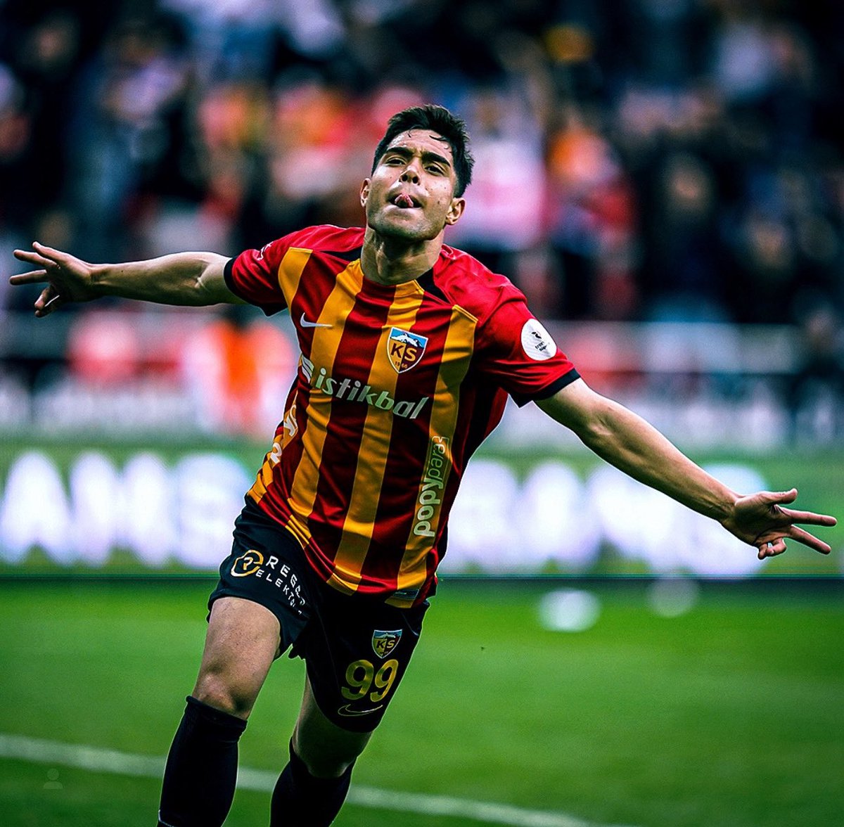 UĞURLU KOMBİN ! ŞEHRİN EVLADI 3 PUANI ALDI !

Trendyol Süper Lig’in 23. haftasında Zecorner Kayserispor, konuk ettiği Antalyaspor’u 1-0 mağlup etti.