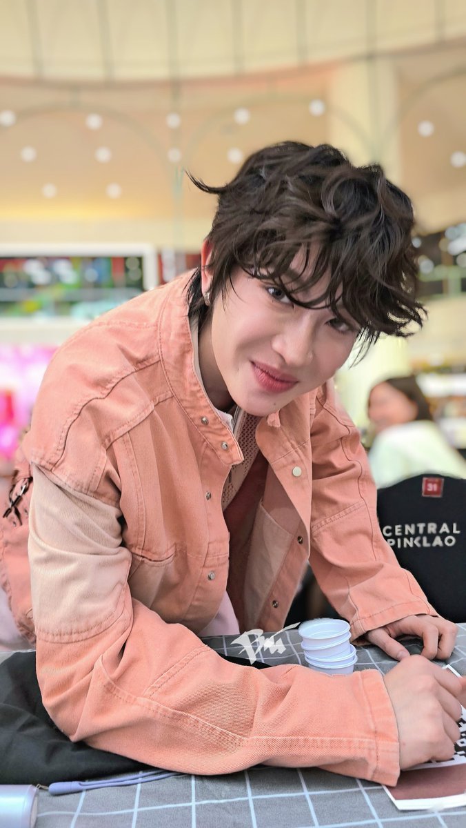 JllDNforY's tweet image. "ขอพี่วรรณครับ"
หม่ามี้โดนดาเมจแรงมาก ติดคริติคอลด้วย

B2S Craft Your Charm With FirstOne
#B2SxFirstOne 
#Firstone