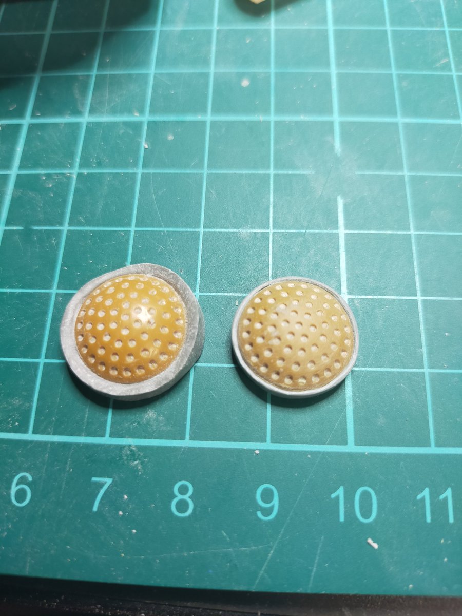 #第11回YorozuyaCupガンプラコンペ製作途中  #ザクレロ㉜
腕周りの仕上げと、ボディ周りのディテールアップ開始です。製作会の中での作業です。ある程度、進めることは出来ましたが、明日中にサフ吹かないと間に合わない予感(>_<;)
 #旧キット  #ガンプラ