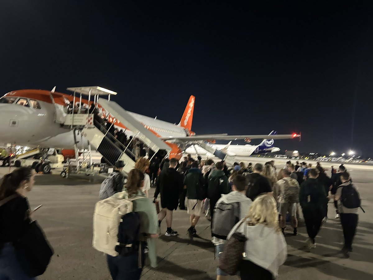 ST JOHNS SIXTH FORM tweet media