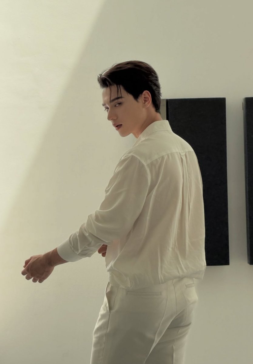 หล่อจริง all black all white ได้หมดนะน้อง

#KengHarit