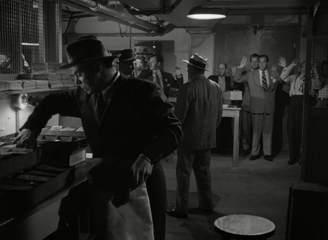 MrLombreeze tweet media