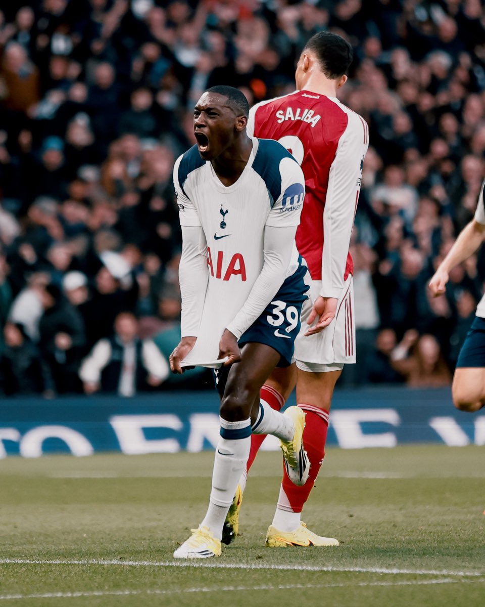 🚨 HT: Tottenham Hotspur 1-1 Arsenal.

It’s level in a crucial North London derby for both sides.