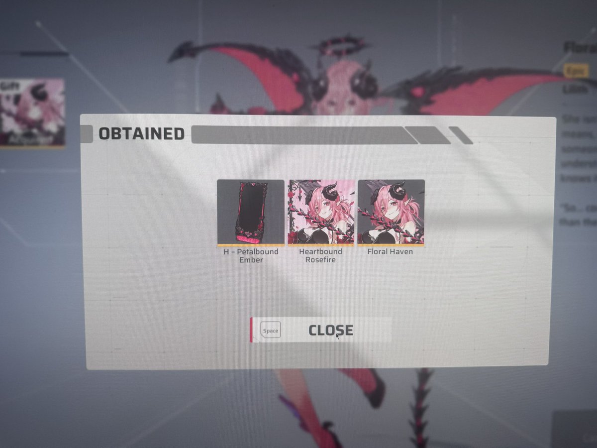 8edhead's tweet photo. i bought this the day it came out but forgot to say, this is still so cool 🥹 skin in my aesthetic of a character i voice https://t.co/e3ZzFDeEy6