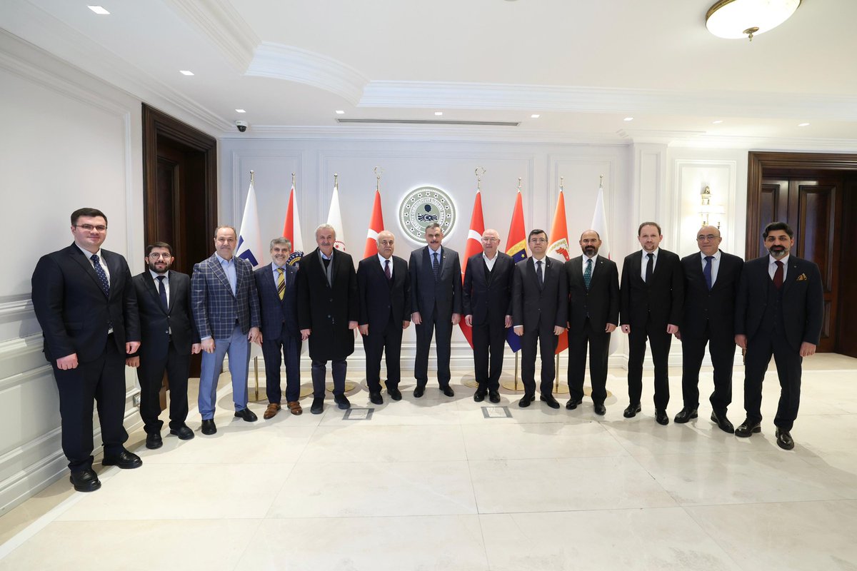 TC_icisleri's tweet photo. Siyasallılar Vakfı Yönetim Kurulu Başkanı Sayın İbrahim Halil Dere ve beraberindeki heyet İçişleri Bakanımız Sayın Mustafa Çiftçi’ye hayırlı olsun ziyaretinde bulundu. https://t.co/zvlksZAG5S