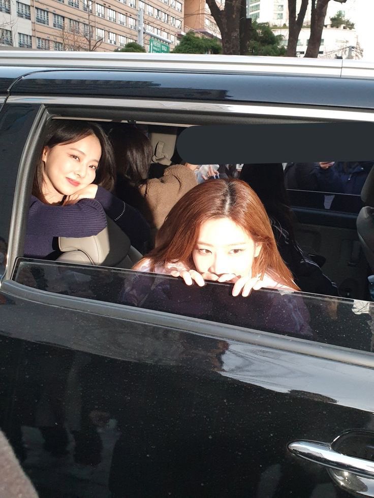 kim hyunjin barks jeon heejin aww tweet media