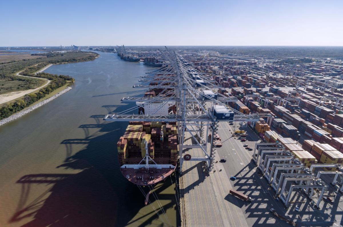 container_news's tweet image. Explainer: From #commercial #logic to #geopolitical #architecture

container-news.com/explainer-from…