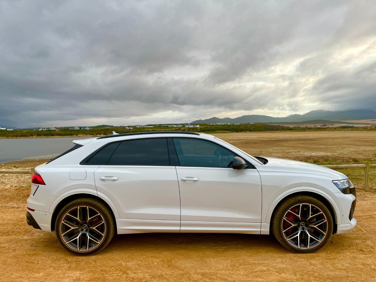 AutoTraderSA's tweet image. The @audisouthafrica RS #Q8 performance launched in SA last year holds the 'Green Hell' track record for the fastest production #SUV. Would you spend big on the #RS Q8 performance if you had the cash, or blow it on the more expensive Lambo Urus? bit.ly/AudiRSQ8Perfor…