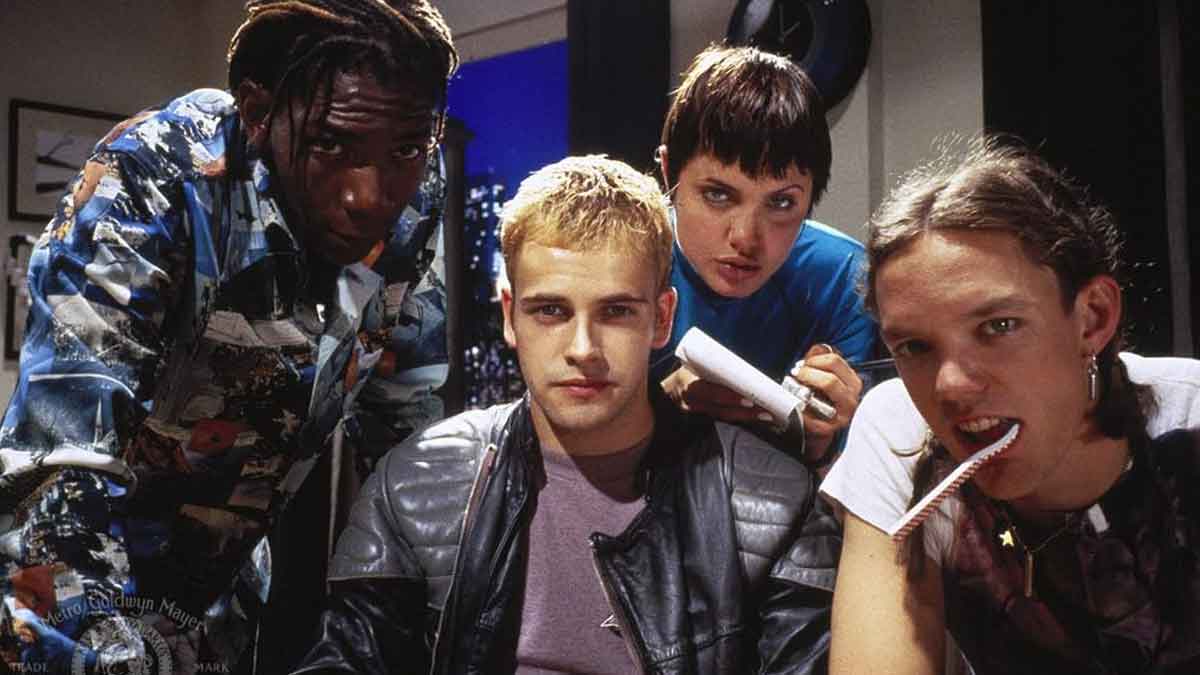Cinemascomics's tweet image. ¿Te imaginas un regreso de esta película de ciencia ficción casi 30 años después? 💻🔥 Matthew Lillard confirma que hay guion en marcha y que es el momento perfecto cmcs.es/pdcfc90s #Hackers #Cine #CienciaFiccion #Ciberpunk #Pelicula