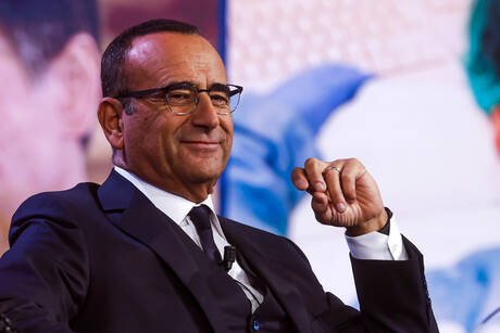 Chiusa la pagina delle Olimpiadi invernali di Milano Cortina, trionfale per il medagliere azzurro e per gli ascolti della Rai, gli occhi sono puntati ora sul Festival di Sanremo, da sempre l'evento più seguito della tv italiana e insieme termometro delle fibrillazioni della