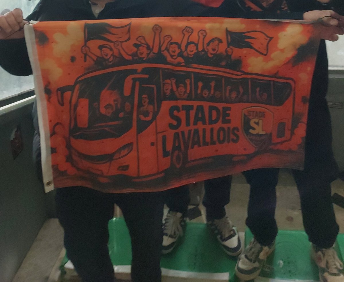 Top deplacement à sainté

Punch, belote. Palet , musique années 80 ... et pas d ics en vu...
#asse <a href="/stadelavallois/">Stade Lavallois</a> 

Une centaine de lavallois dans le parcage 😍🧡🖤
Bon si on descend l' avantage j ai jamais fais certains stades (versailles, fleury, paris atletico...)🤣🤣🤣