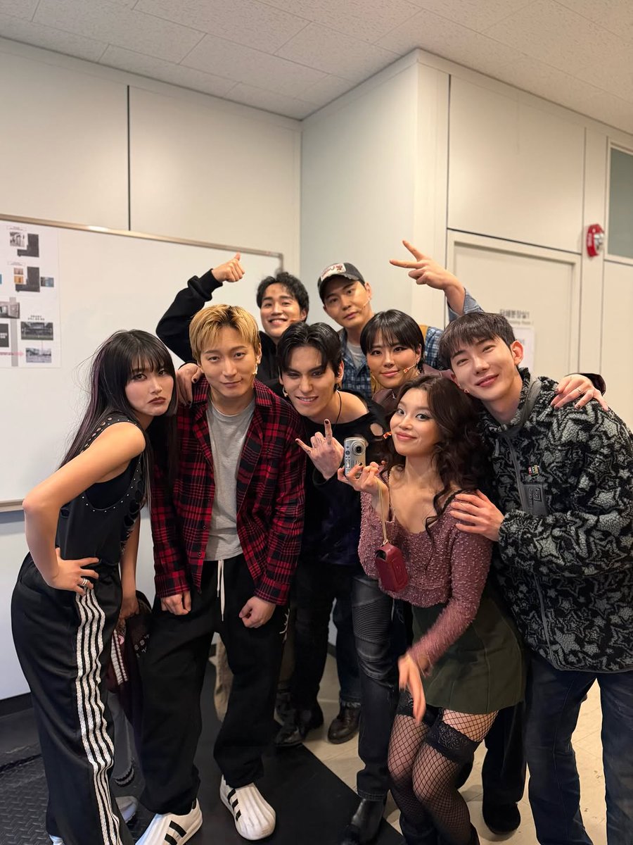 jihoo628Archive's tweet photo. 📷 INSTARGRAM :: 250222

인스타 게시물 (@ taeyang_0228)

#장지후 https://t.co/yiwyCNFd5E