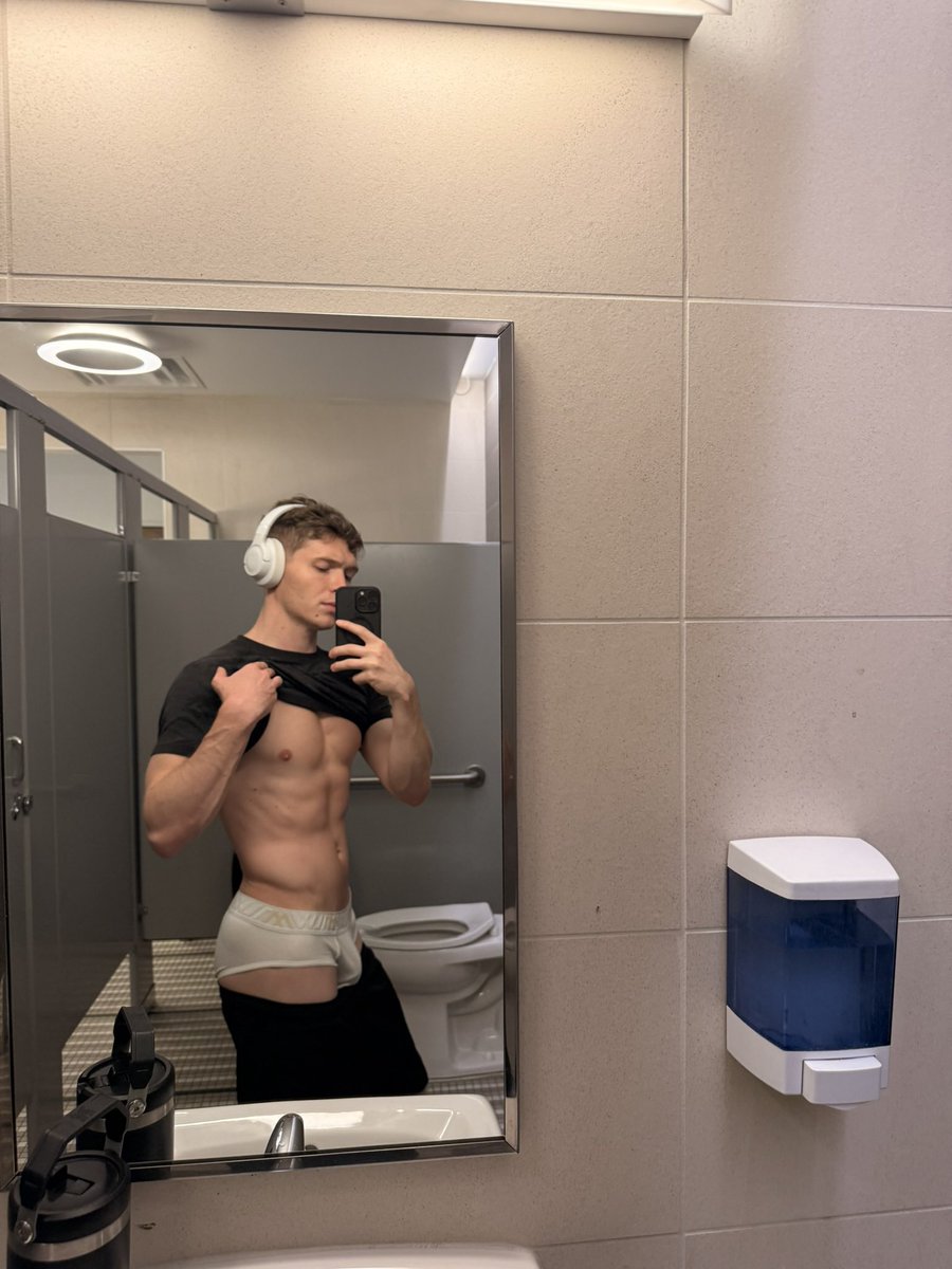 technotwink tweet media