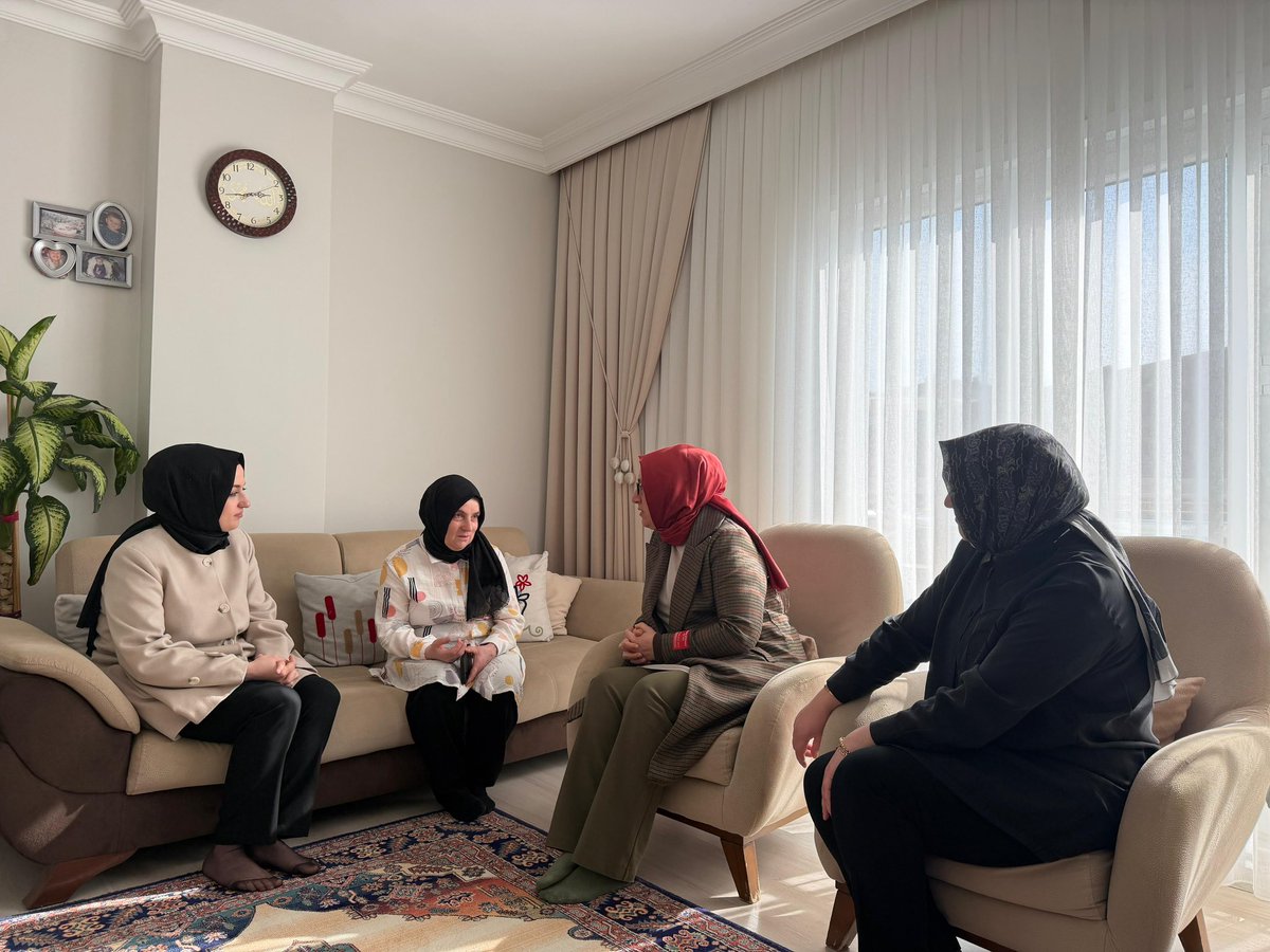 Çağlayan Mahalle Başkanımız Havva Karakuşlu’nu taziye ziyaretinde bulunduk.

Merhumeye Allah’tan rahmet; ailesine ve yakınlarına sabır diliyorum.
Mekânı cennet olsun.

📍Kağıthane

#BirOlmakRuhumuzdaVar