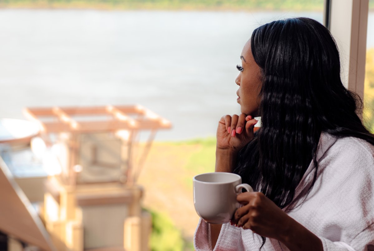 LAubergeBR's tweet image. 😍 Coffee and a Mississippi River view 

Rooms are up to 20% off right now, which feels like your sign to finally plan that little river getaway.

Go take a look and grab your dates: bit.ly/4ro9cP7 🛌✨

#SpringGetaway #RiverLife #MississippiRiver #TravelDeals