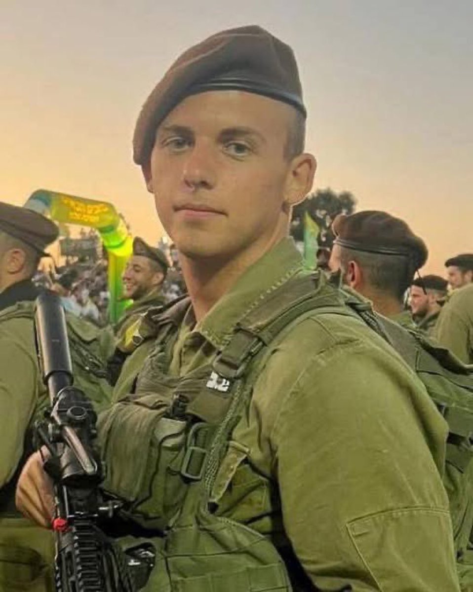 Una madre escribe: Este es Amit Cohen, mi hijo, el ángel, mi héroe.
Mi Amit cayó en Gaza y solo tenía 19 años.
Me alegraría mucho que compartieran para honrar la memoria de mi Amit, ¡héroe de Israel!
RT <a href="/shlomopolak580/">שלמה פולק</a>