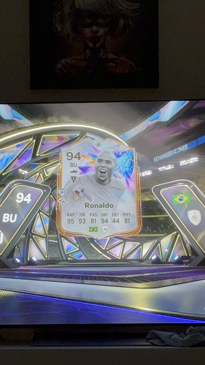 Maxou_1906's tweet photo. Ouai gngngn choix icône, Ferdinand, allez vous faire foutre J’AI MON R9 😍😍 #FC26 #swapp #R9 https://t.co/U5BLjID7v1