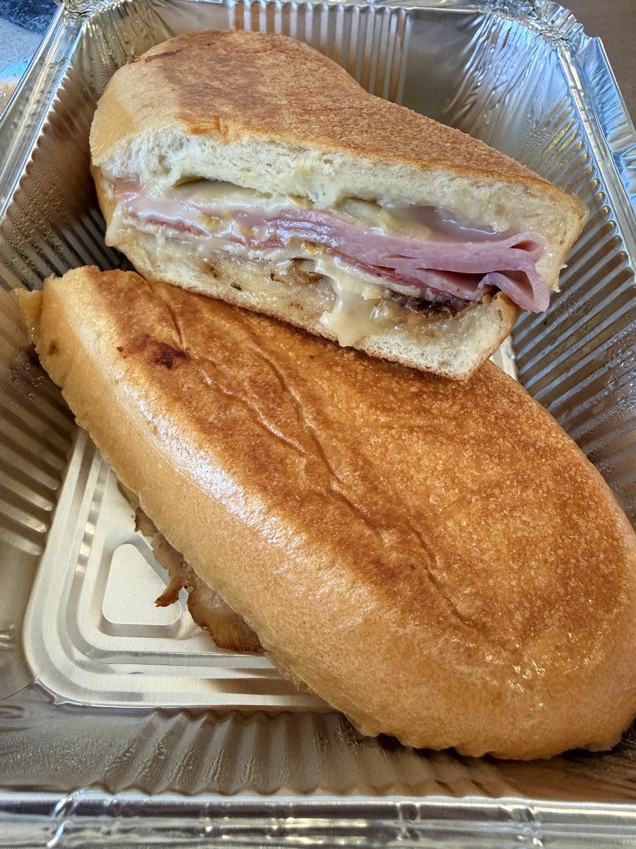 Stats_Sig tweet media