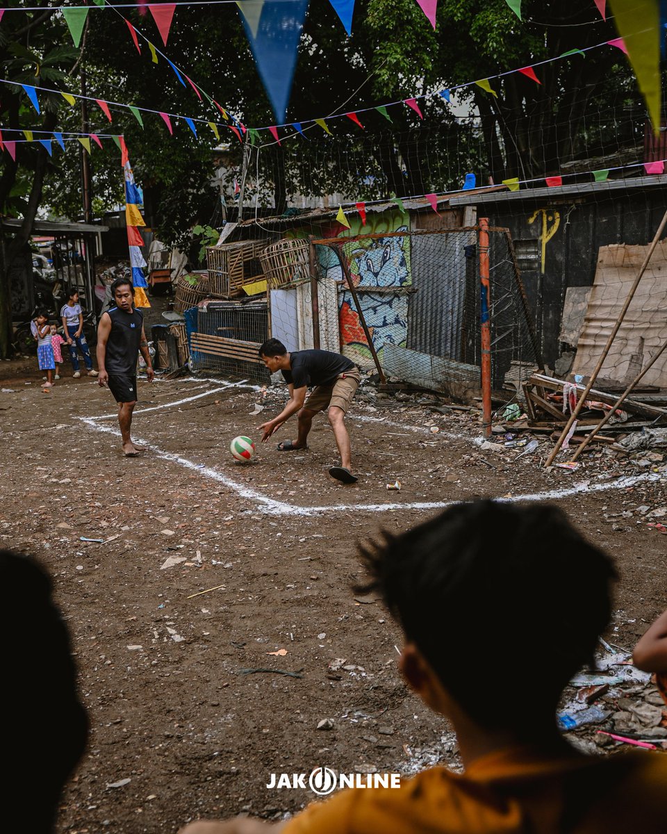 JakOnline tweet media