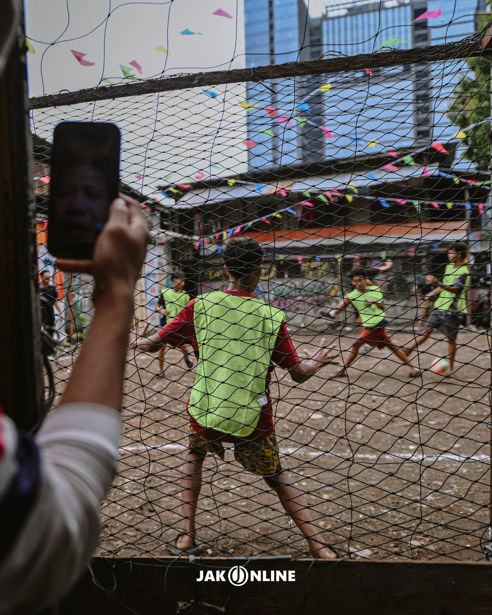 JakOnline tweet media