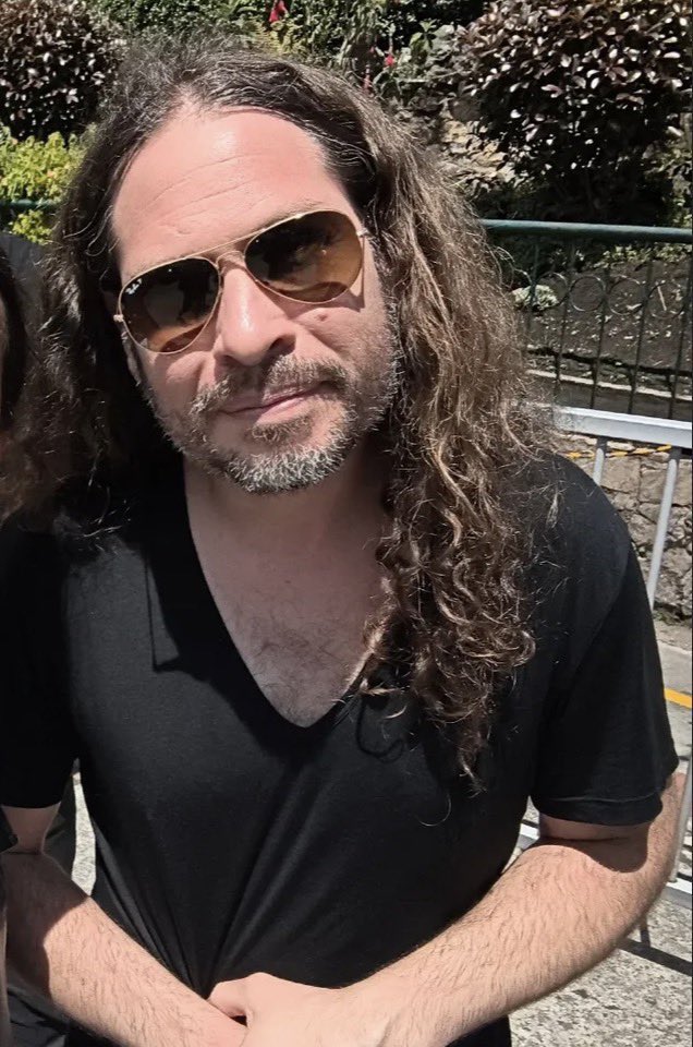 This couple on Grindr is looking for a third should I accept