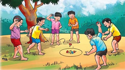 Eniyan_RaVe's tweet photo. @Isabella_700 It's a very old street game which is still playing by Tamil kids in every nook and corner around Tamil Nadu. And it is called as Bambaram(பம்பரம்) https://t.co/eiG4ZTPw57