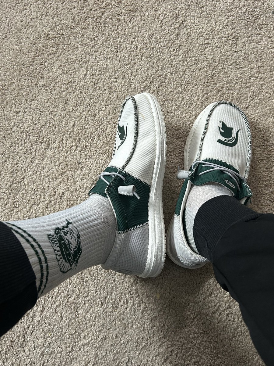 Over/Under on Coen Carr dunks tonight is 2.5 give me the over! #GoGreen