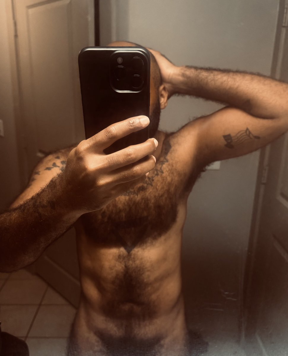 Drizzy_HTX_'s tweet photo. Gym shit 💪🏽 #GymLife #Houston https://t.co/e0vzuqhPzQ