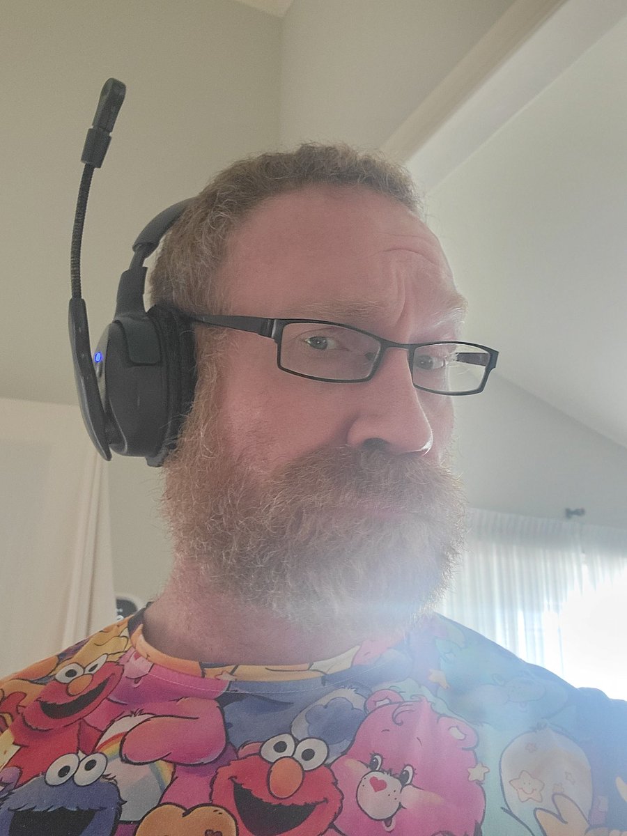 masteractor's tweet photo. Yesterday I got to take a step up in my filmmaking career. Got to fill in as First Assistant Director for a friend who continues to push me. #filmmaking #Torontofilm #assistantdirector https://t.co/zBdzCapFmU