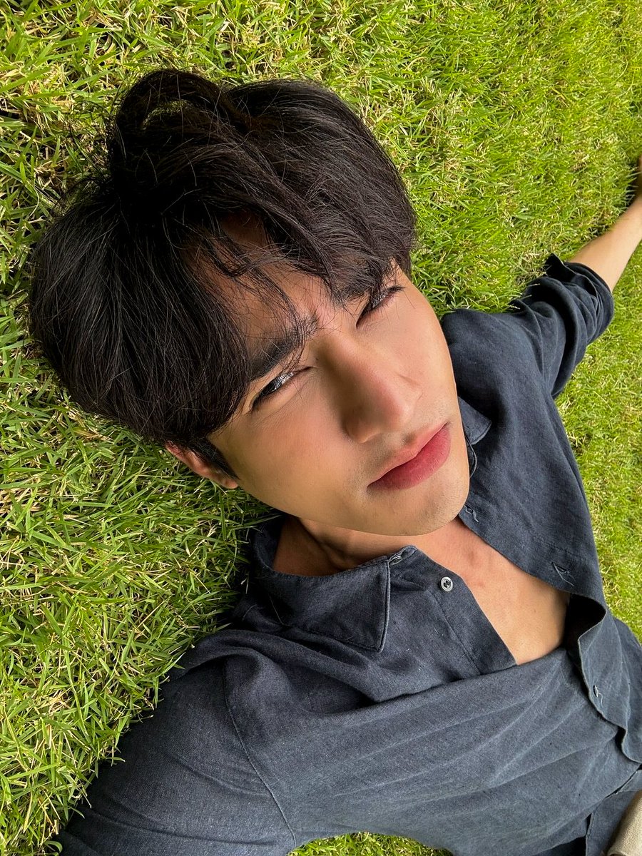 earthgenre's tweet photo. Happy Birthday!! How time flies, 7 years huh?? 🥹 My wish stays the same every year &amp; everyday too. I hope the kindness you give to others will eventually be returned in many forms and may you always have peace of mind &amp; be loved.

#Happy32ndEarthDay
@Earth_Pirapat #EarthPirapat https://t.co/hArkWxB9Em