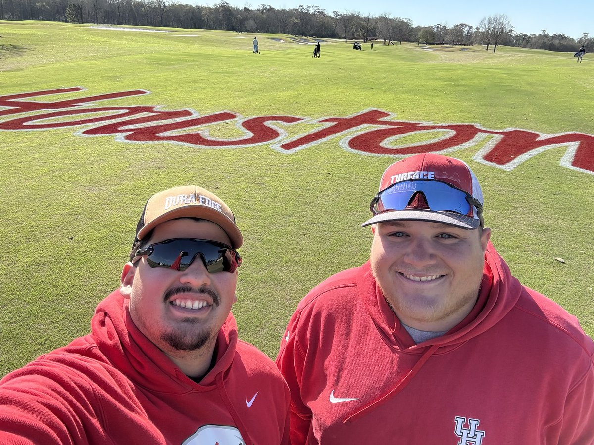Thank you to <a href="/UHCougarWGolf/">Houston Women's Golf  ⛳ 🐾</a> and <a href="/GolfClubHouston/">Golf Club of Houston</a> for letting us come out and paint for <a href="/Chevron/">Chevron</a> collegiate