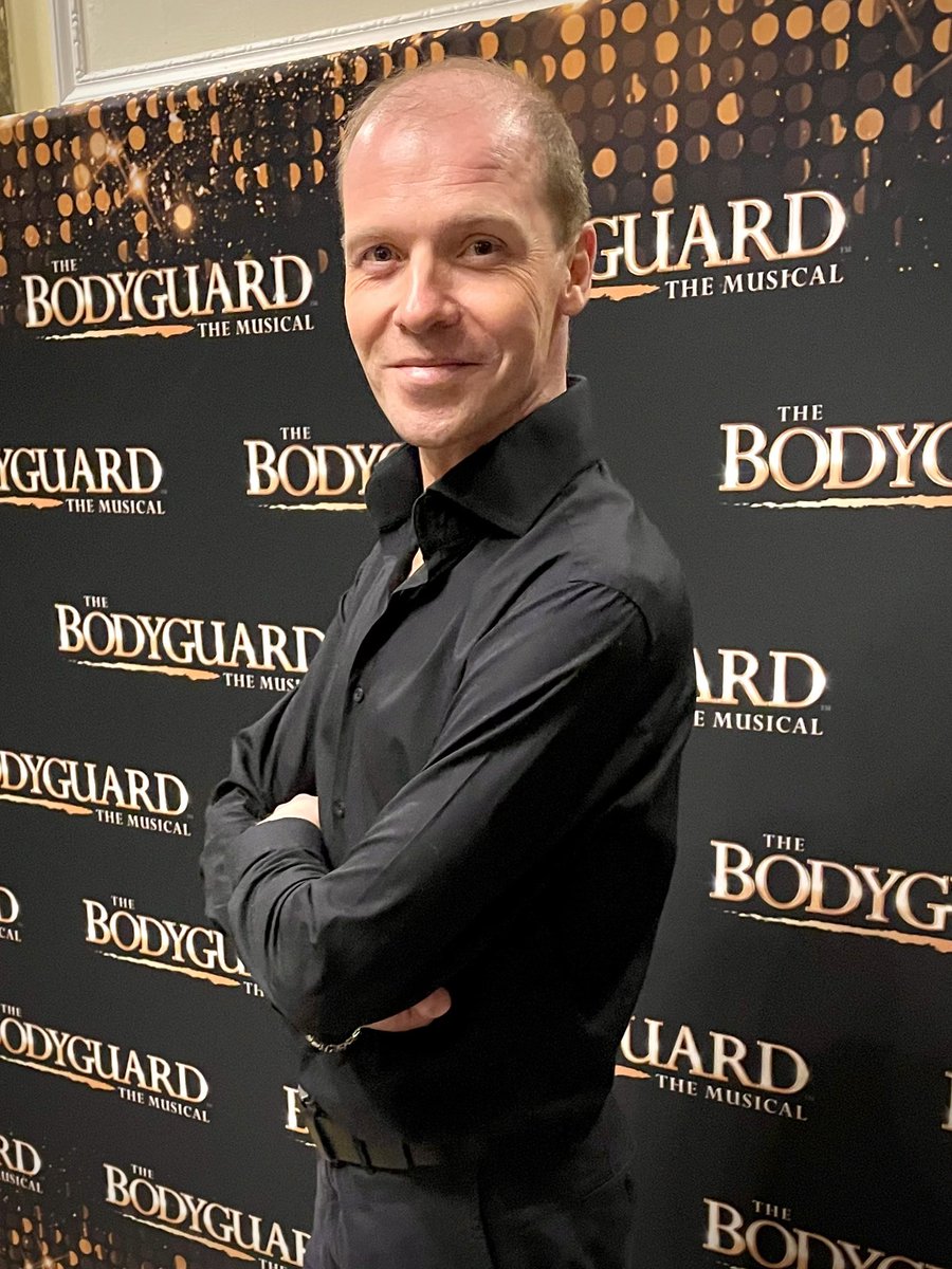 SZecius's tweet photo. My first outing of the 2026 season begins.
The year begins at the Wimbledon Theatre 🎭
 "The Bodyguard"
what a fantastic show!  Loved it.

#thebodyguardmusical
#thebodyguard
#westendoutings
#newwimbledontheatre

#friends #theater #broadway #musicaltheatre #art #musical  #musicals https://t.co/dCpmzoTOnb
