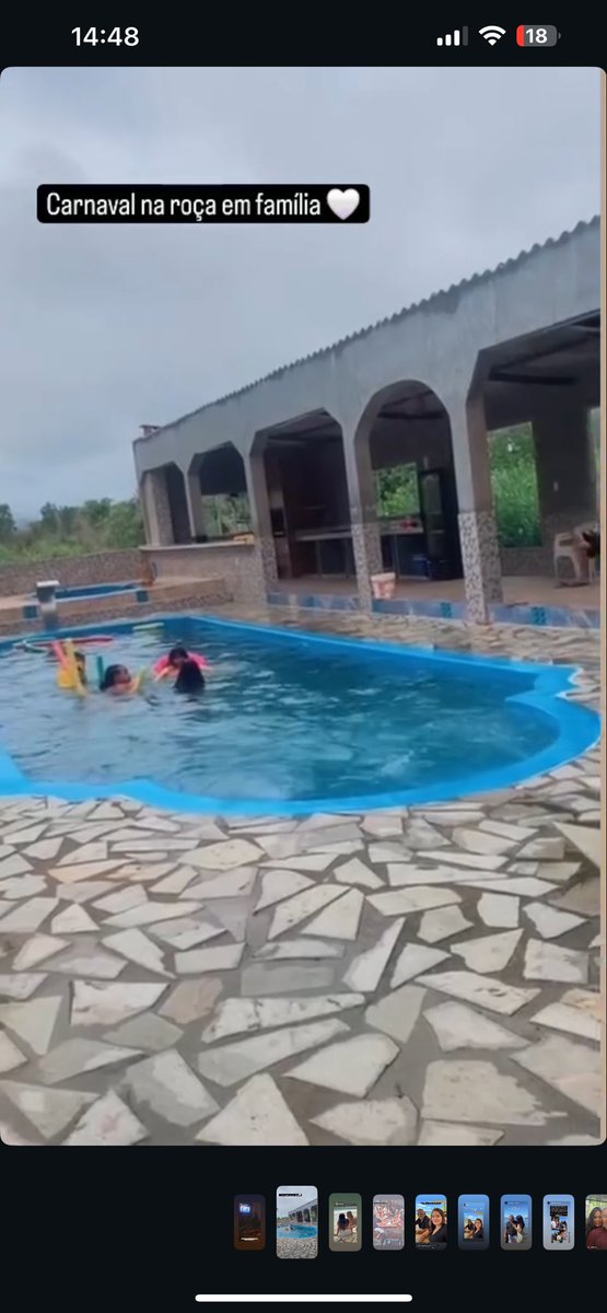 NatBenites's tweet photo. @marlonfelipe @diegodavilah Entra no ig dela, tem o ig do pai dela, e tem fotos (final de semana na roça) https://t.co/4vkxGzOz5b