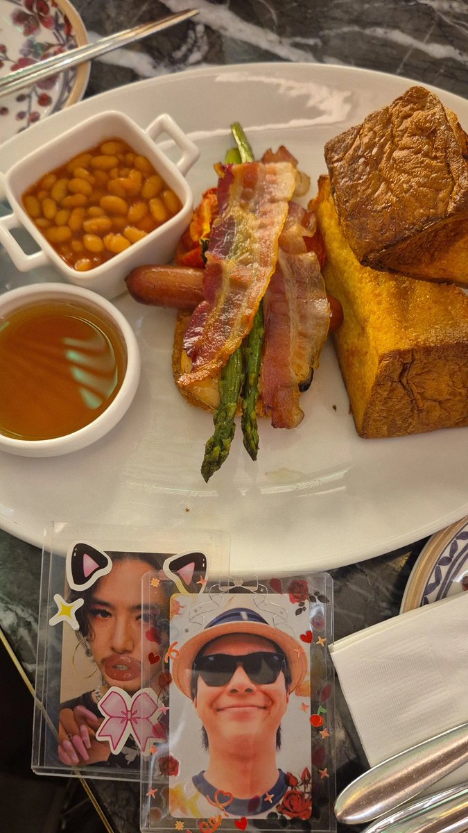 호화스러운 빛의 그녀의 은혜.