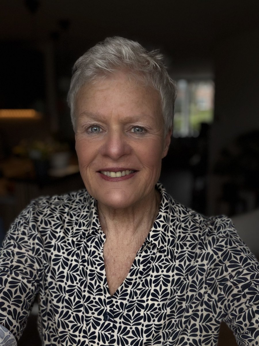 RijkenAstrid's tweet image. @HP_Community 
64 tomorrow and now waiting for my visitors. Having a little party later in the afternoon.
#officiallyold #🥳