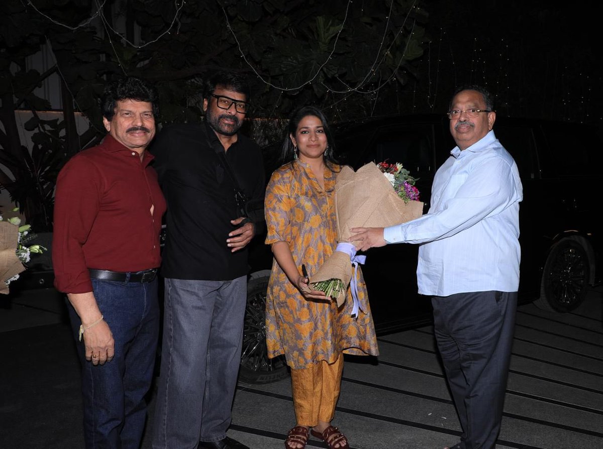 SuryaKonidela's tweet image. Blockbuster celebrations continue for #MSG 

Megastar @KChiruTweets garu was felicitated at an exclusive gathering hosted by Shri K.V Rao

Hearty congratulations poured in for the phenomenal success of #ManaShankaraVaraPrasadGaru - a celebration not just of a blockbuster, but of