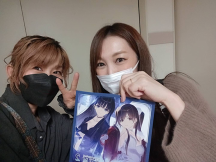 ono_ryoko's tweet photo. #WA2
「WHITE ALBUM2 Live Fes ～15th Anniversary～」にご招待いただき行ってまいりました✨
曜子さん（かずさママ）役の夏樹リオさんとお隣席だったので、授業参観のようにお互いの娘を見つめつつ（笑）ライブで涙し、朗読劇で爆笑し、最高に楽しい時間を過ごさせていただきました☺️

【以下朗読劇のネタバレ含みます】

それより孝宏（息子cv梶さん）…？あなたいつの間に結婚したの…？お母さん聞いてないわよ…？

それと雪菜…あなた思ってた以上にやばi…激しい子だったのね…お母さんビックリしちゃったわ
だから北原さんはやめときなさいってあれほｄ…