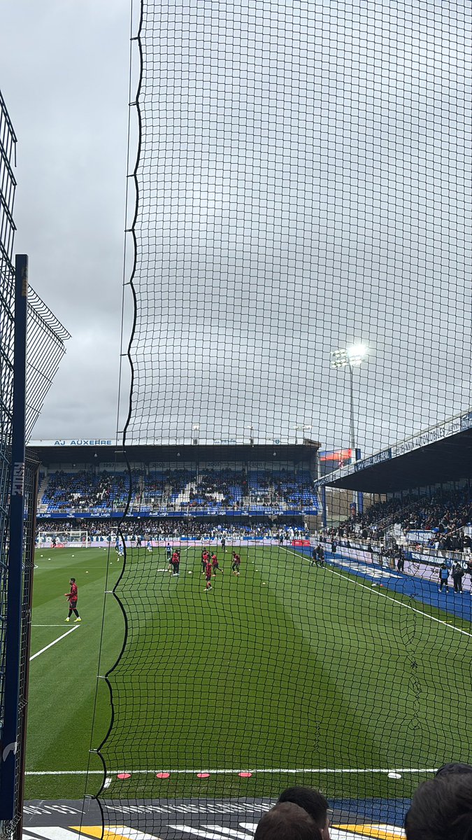 Stade de l’Abbé Deschamps 🏟️ 
RoazhOnTour 🇾🇪