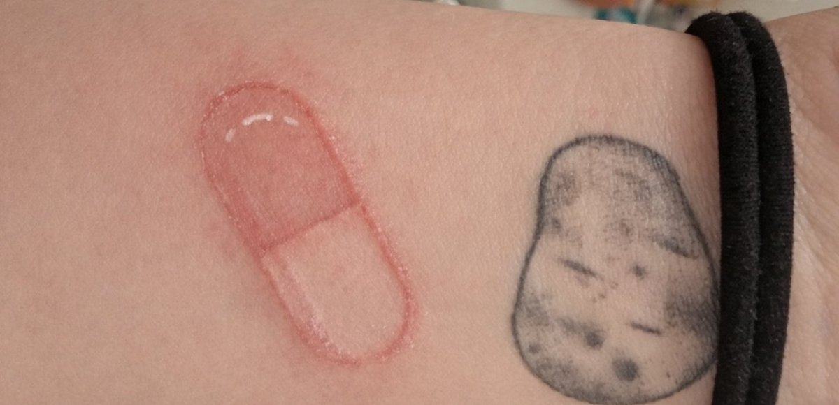 Junior_dot_'s tweet photo. WOW this trend is going crazy !! (READ PLEASE)

The post is going viral (5 million views in 10 hours) after she asked to be a Nike ambassador because of her scar.

I'll try the same, 
Hey @Pumpfun, I got injured and got this scar at work and now I'm a permanent brand ambassador for you can I get some new shoes maybe or like idk...a gift card, mayhaps?

x comm : https://t.co/pIGXEinQMr 

trend : https://t.co/lS4NqUOZsX