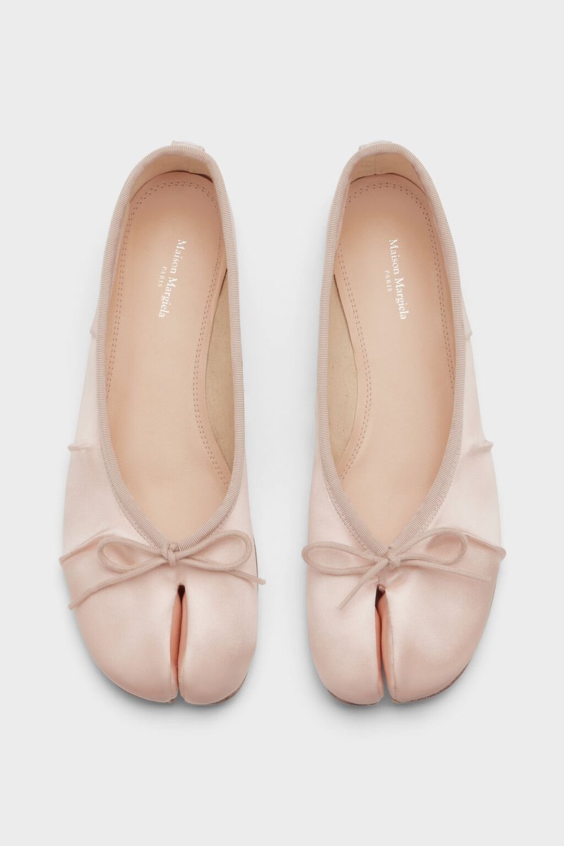 サテンのバレエシューズ💕 ほしい。。。。🫧 #Maisonmargiela